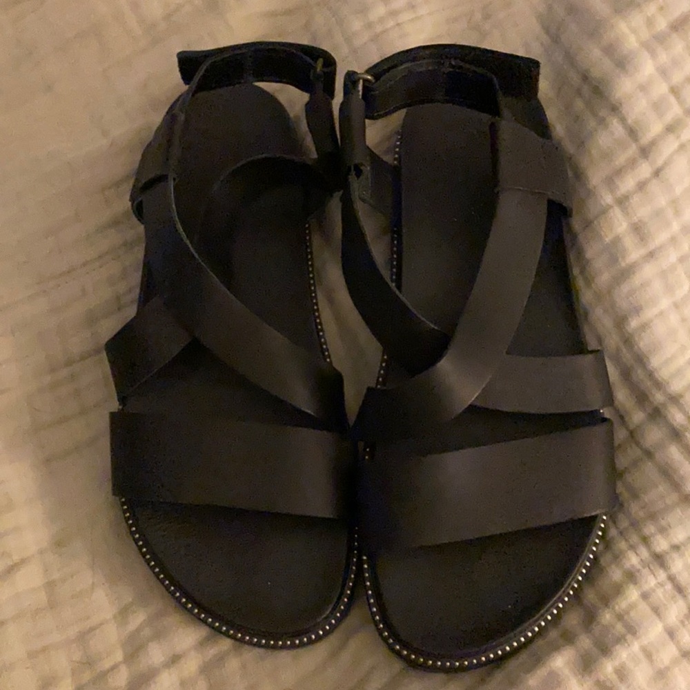 Sorel Roaming Criss Cross Women’s sandal